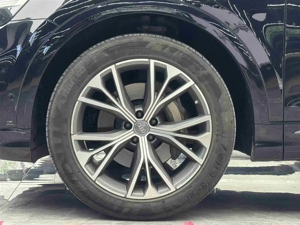 Audi Q8 55 TFSI Luxury Dynamic