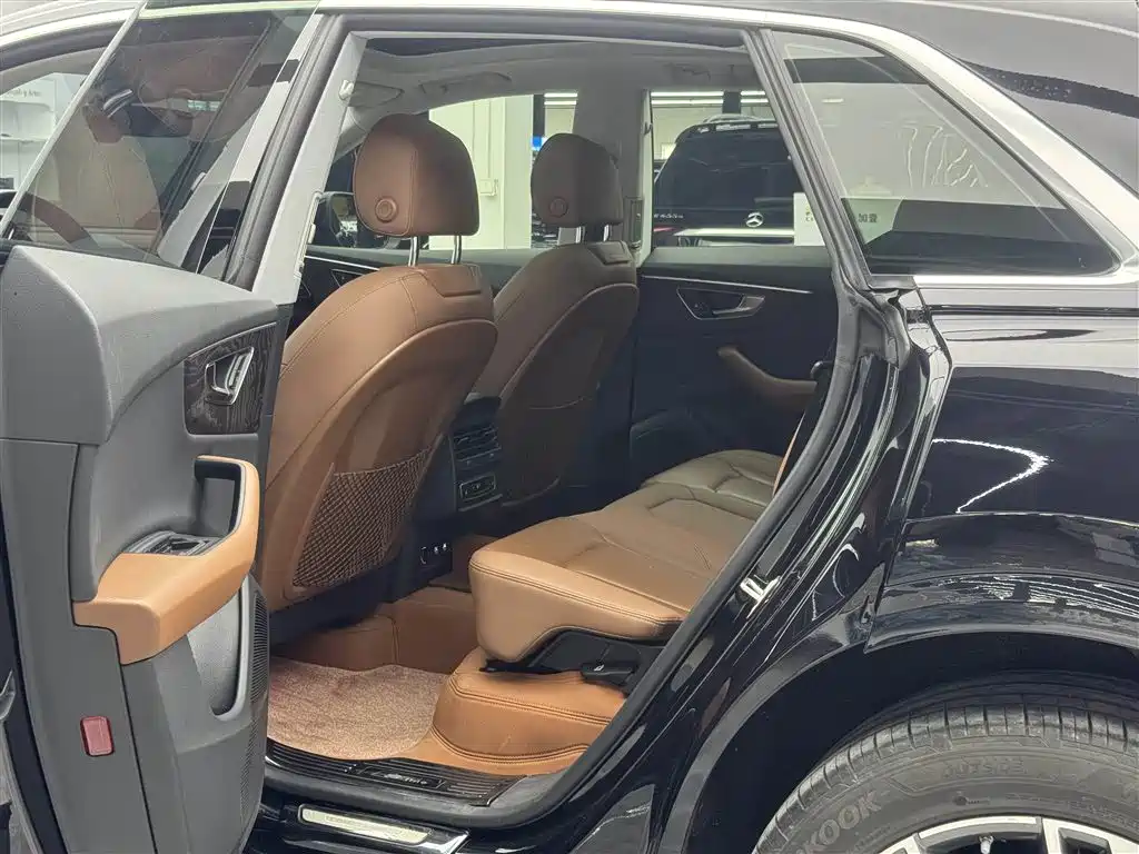 Audi Q8 55 TFSI Luxury Dynamic