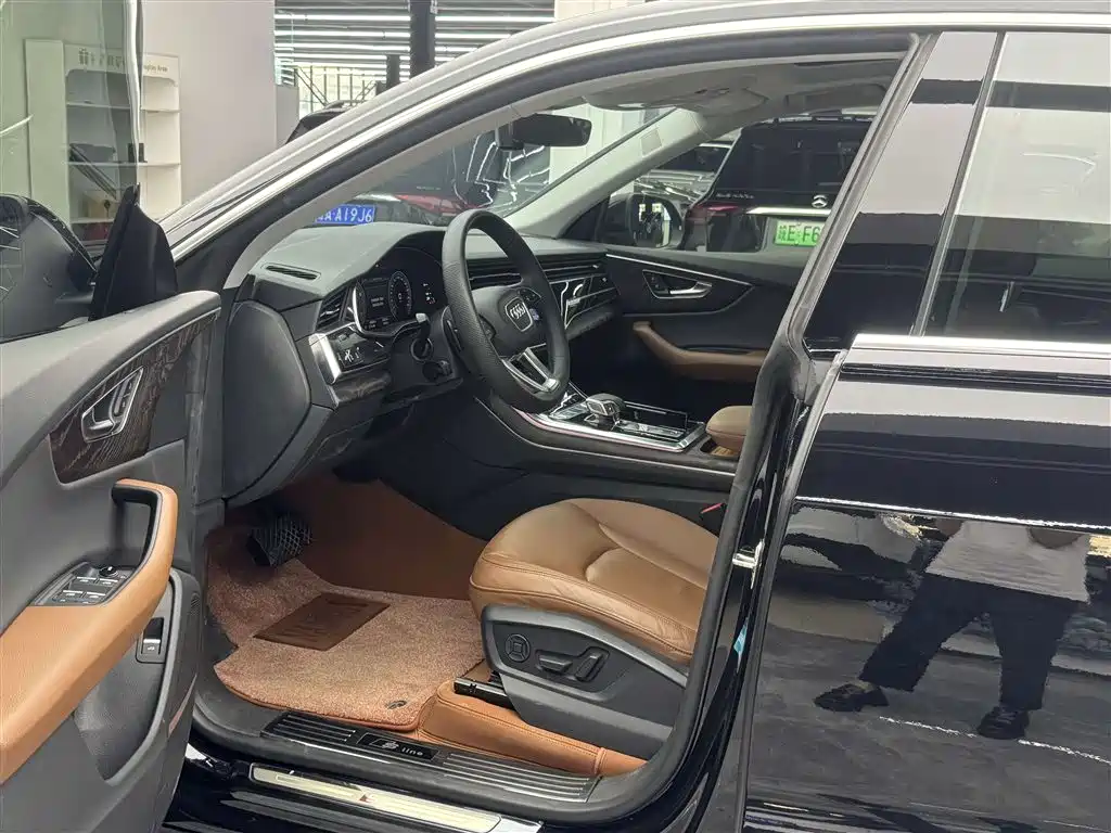 Audi Q8 55 TFSI Luxury Dynamic