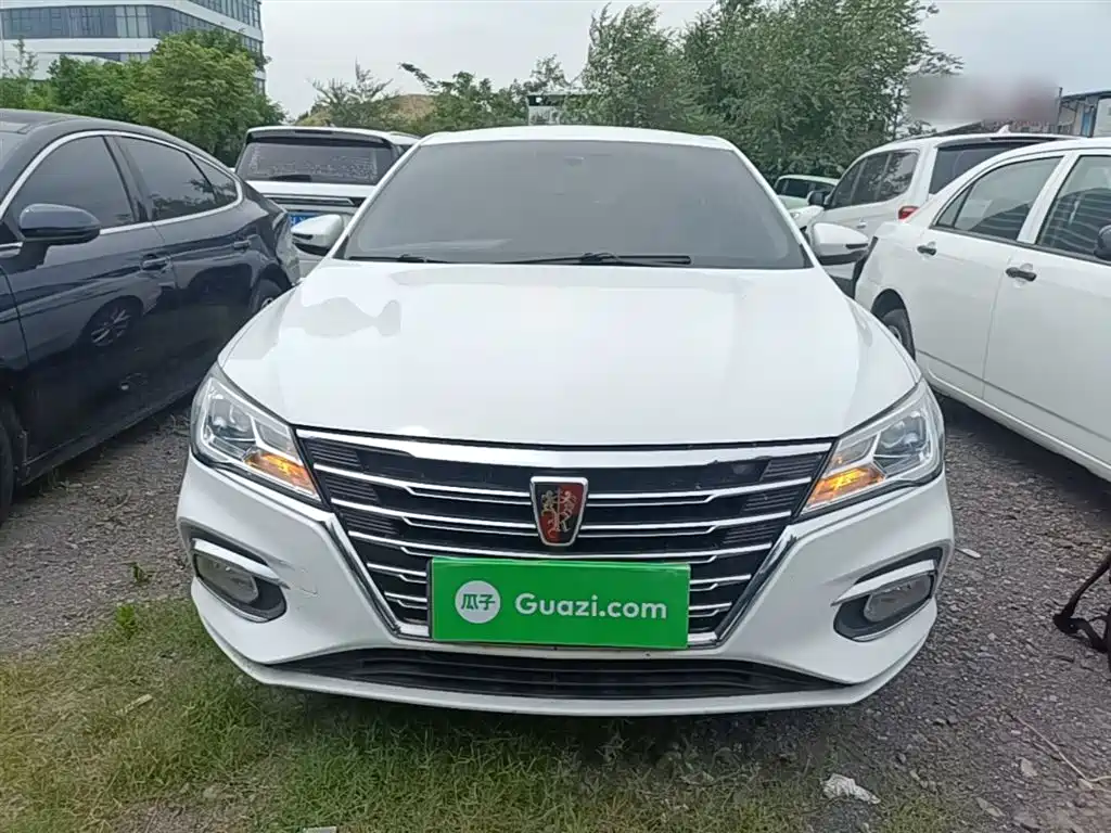 Roewe i5 1.5 L Manual 4 G Connected Leading Luxury