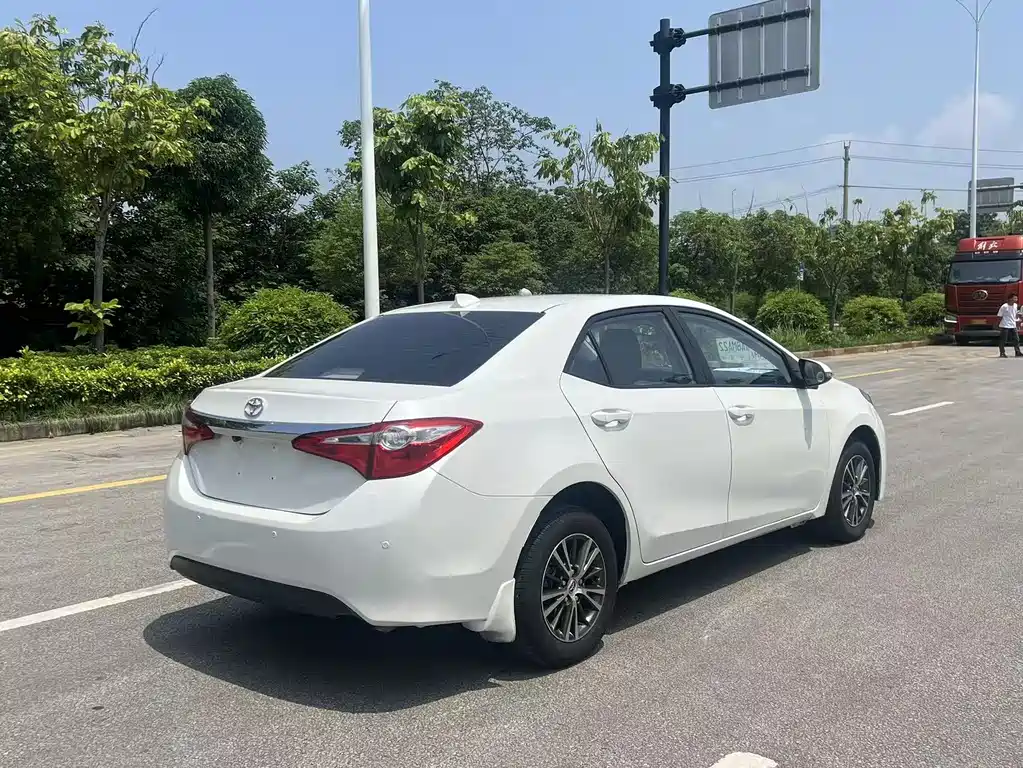 Levin 1.6 G CVT Elite