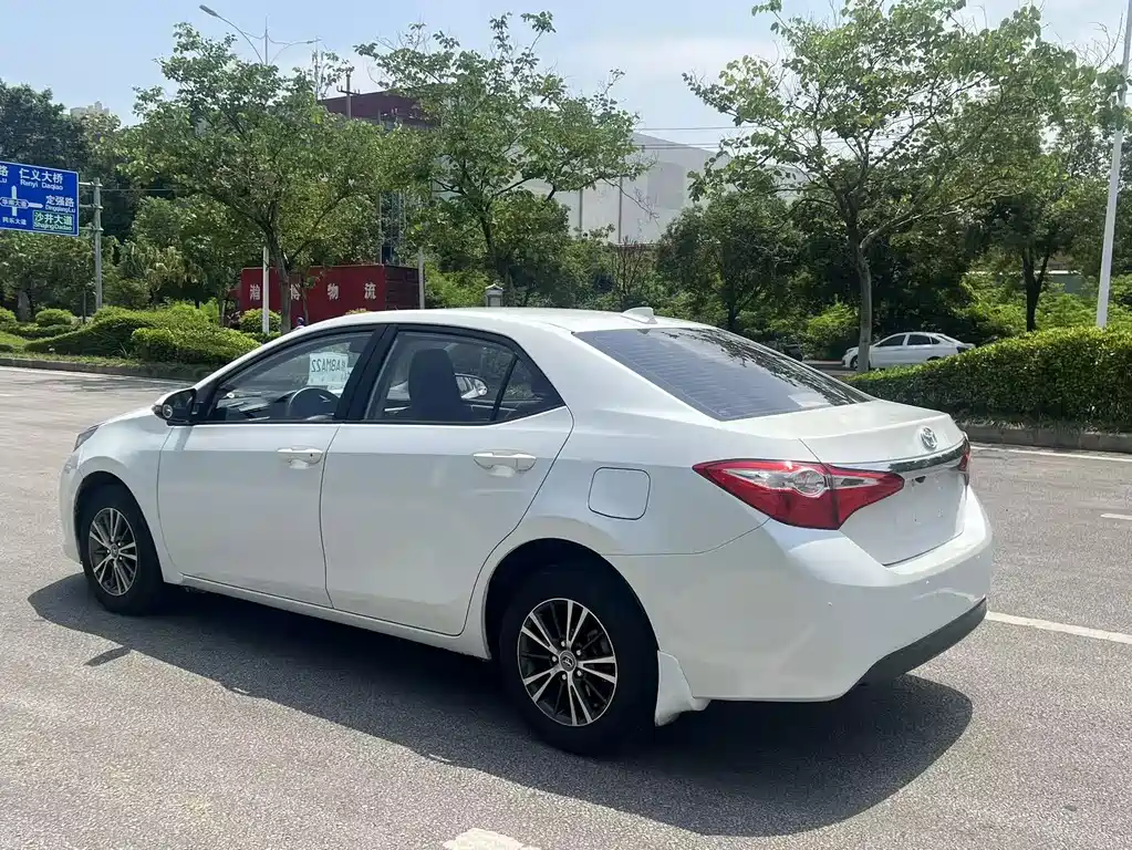 Levin 1.6 G CVT Elite