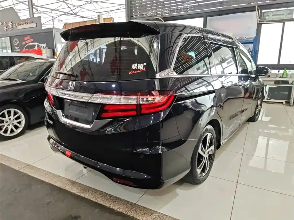 Odyssey 2.4 L Luxury