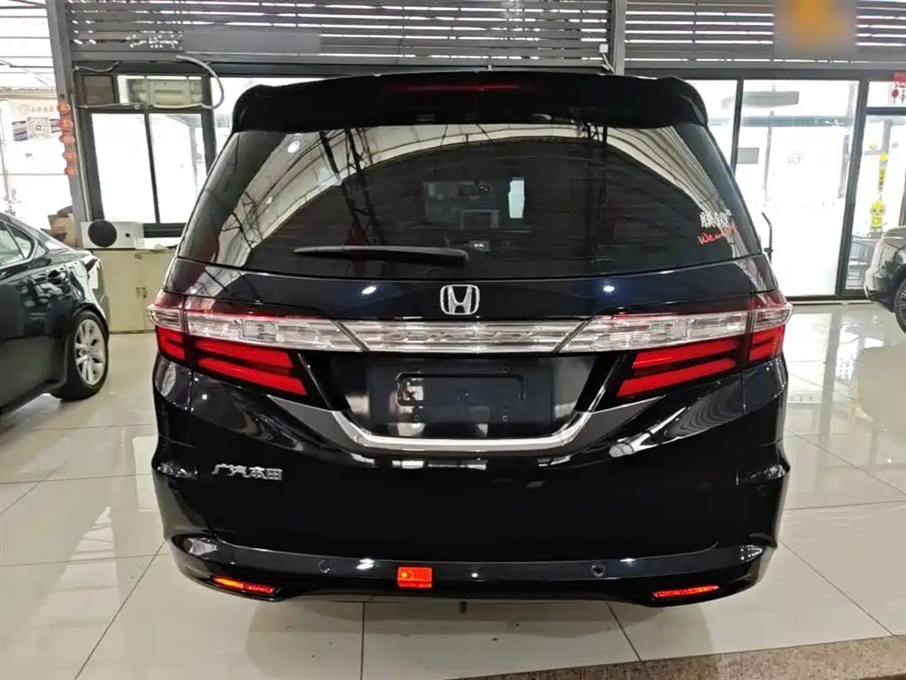 Odyssey 2.4 L Luxury