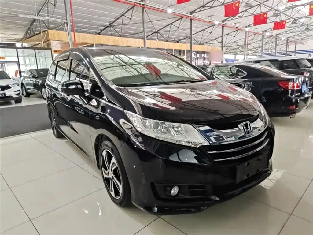 Odyssey 2.4 L Luxury