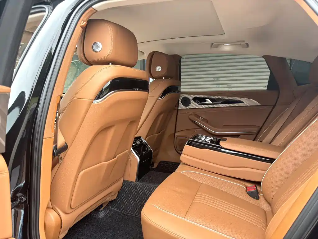 Hongqi H9 2.0 T Connected Flagship Enjoyment