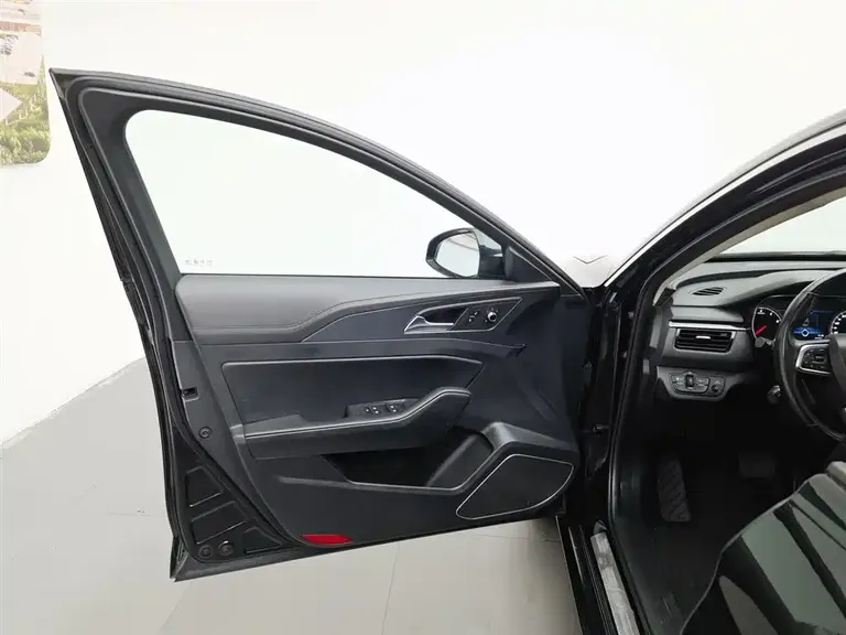 Hongqi H5 Classic 1.5 T DCT Flagship Charm