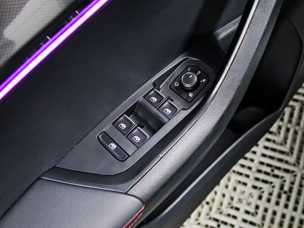 Karoq 柯珞克 2022款 TSI280 尊贵版