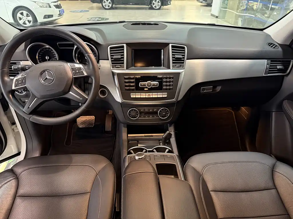Mercedes-Benz M-Class ML 320 4 MATIC