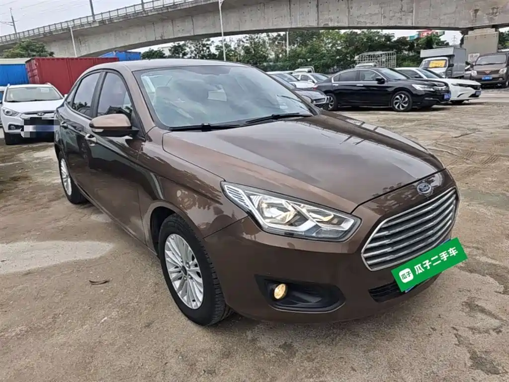 Escort 1.5 L Auto Comfort
