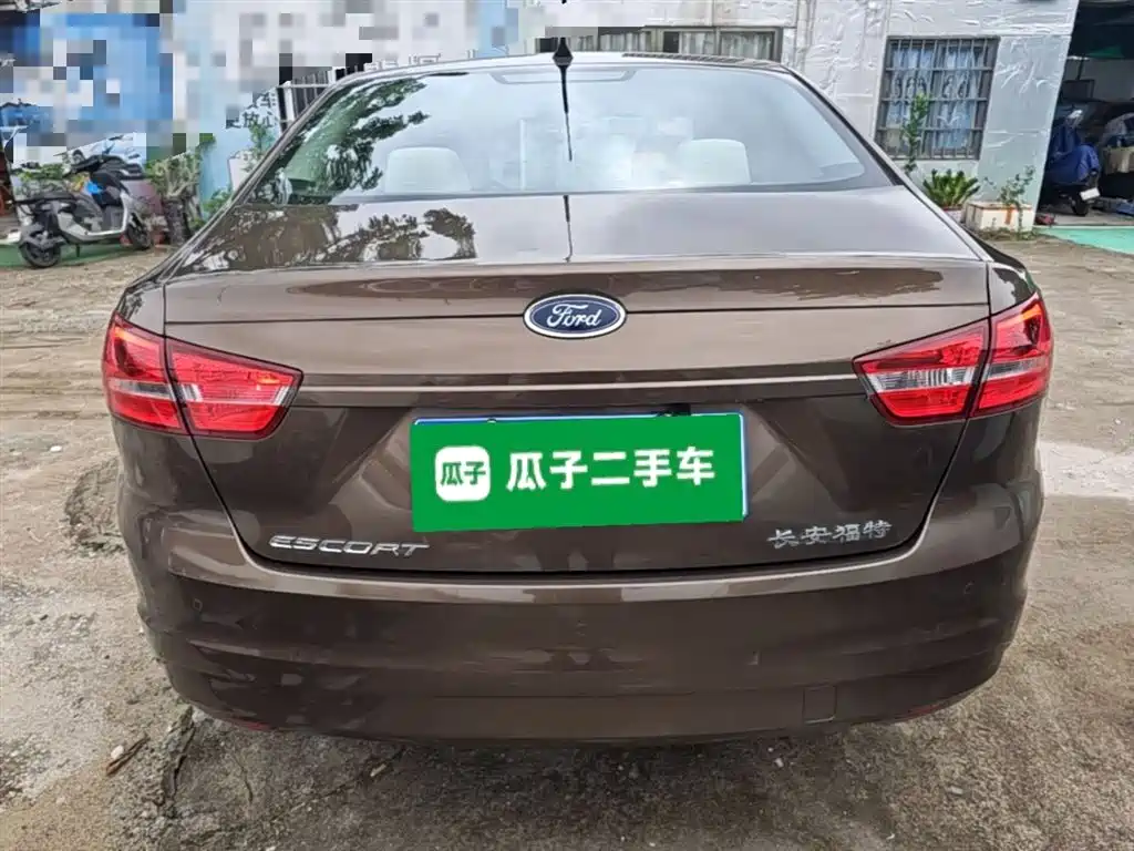 Escort 1.5 L Auto Comfort