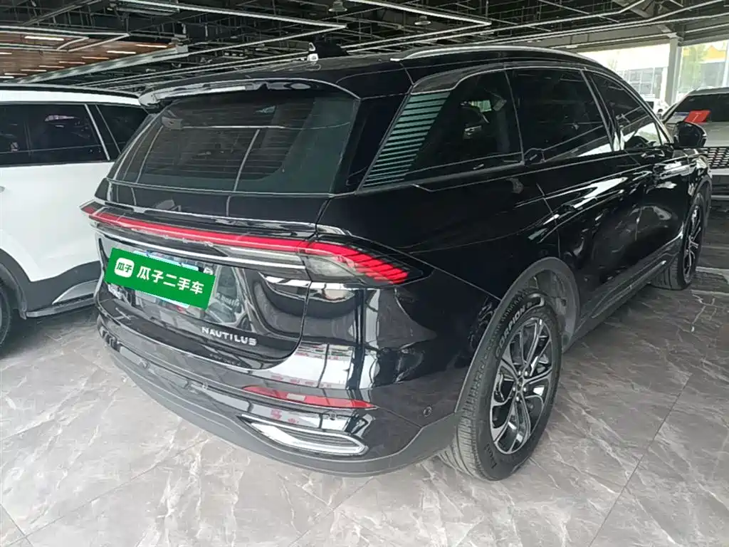 Nautilus 2.0 T 4 WD Comfort Supreme
