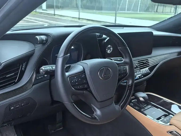 Lexus LS 500 h Luxury