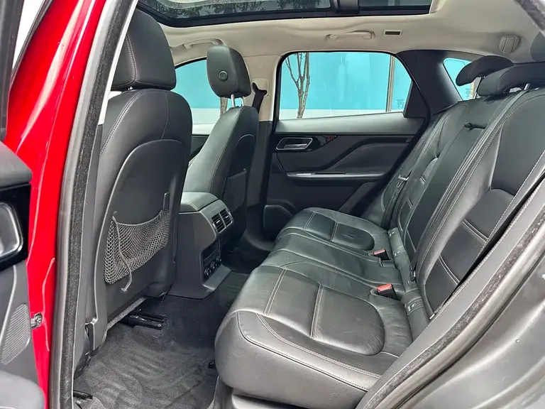 Jaguar F-PACE 2.0 T 2 WD Urban Premium