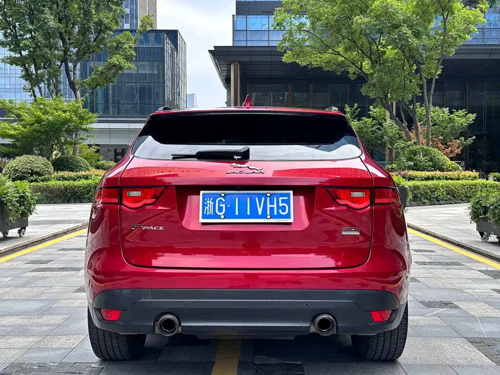 Jaguar F-PACE 2.0 T 2 WD Urban Premium