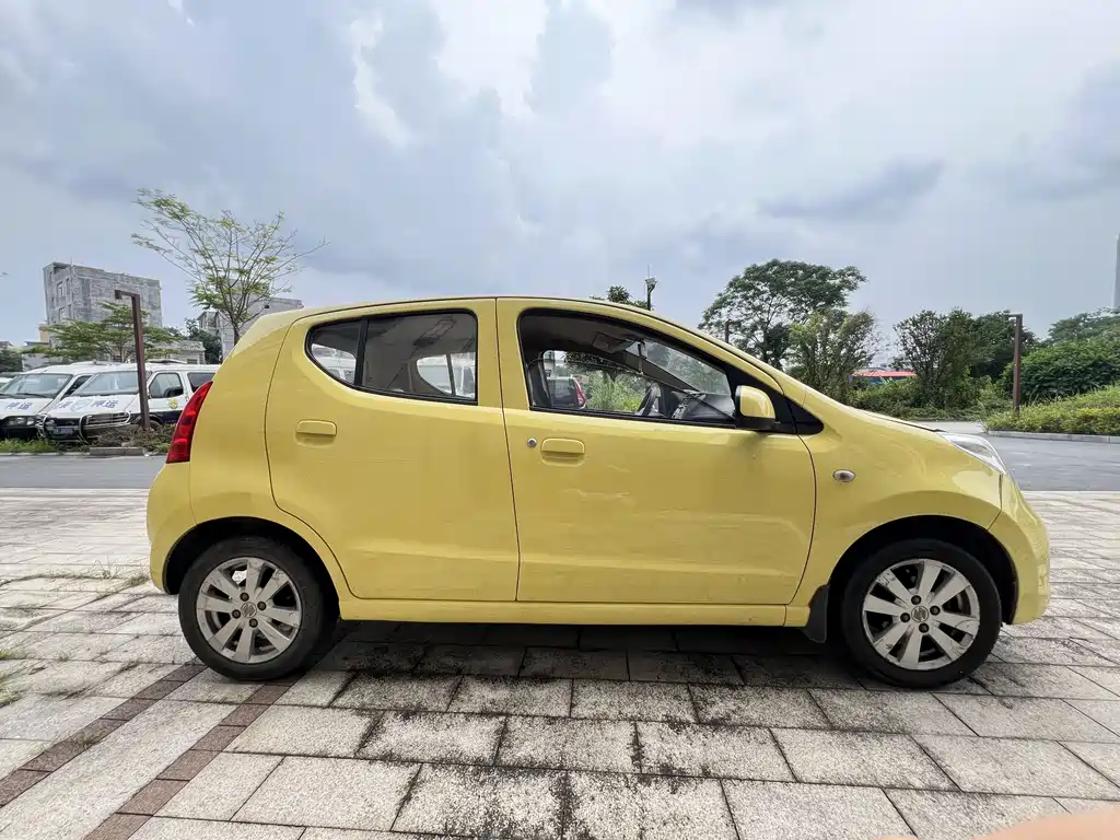 Alto 奥拓 2009款 1.0 L 自动豪华型