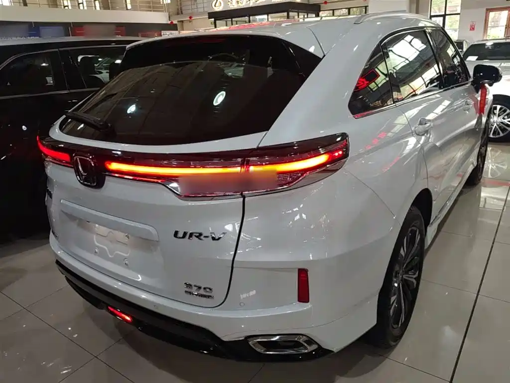 Honda UR-V 370 TURBO 4 WD Premium