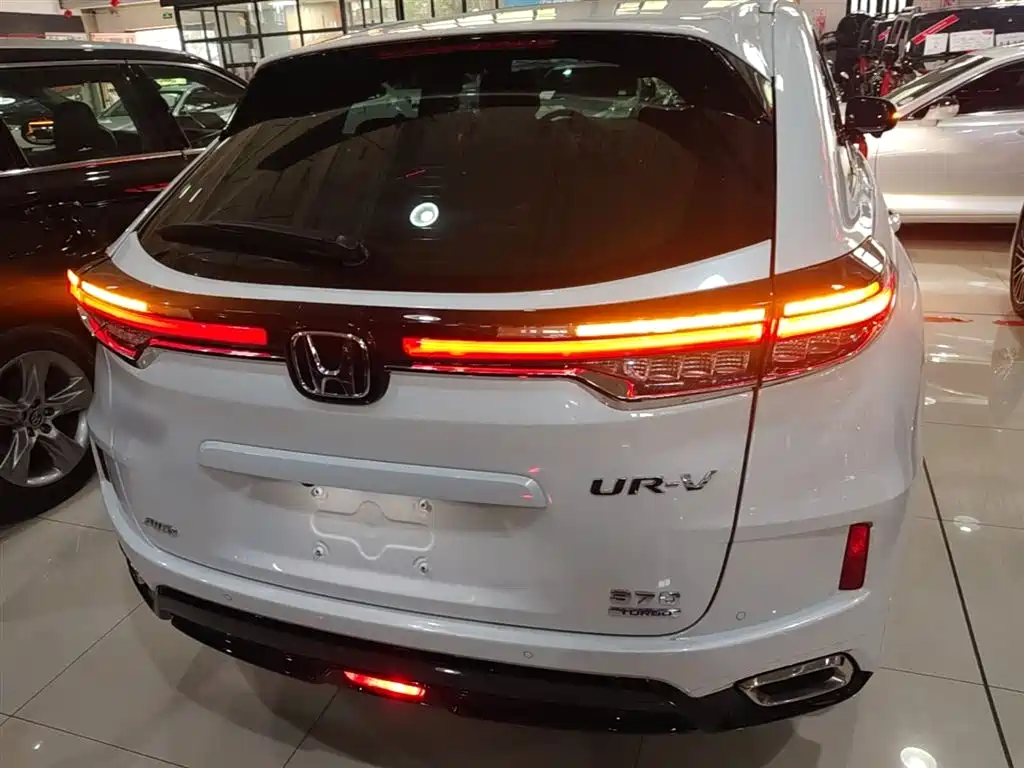 Honda UR-V 370 TURBO 4 WD Premium