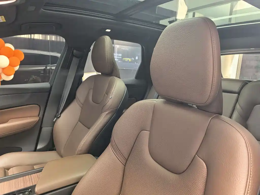 Volvo XC60 PHEV PHEV Hybrid Long Range 4 WD Smart Vision Luxury