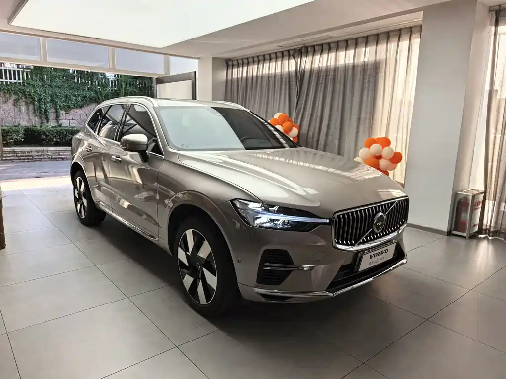 Volvo XC60 PHEV PHEV Hybrid Long Range 4 WD Smart Vision Luxury