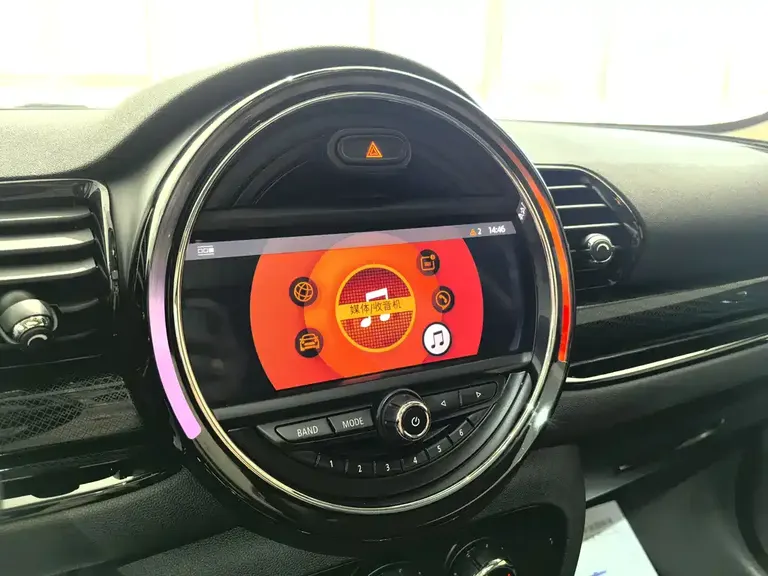 MINI CLUBMAN 1.5 T COOPER Connoisseur