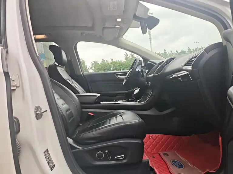 Ford Edge EcoBoost 245 2 WD Grand Sharp 7-seat CN-V