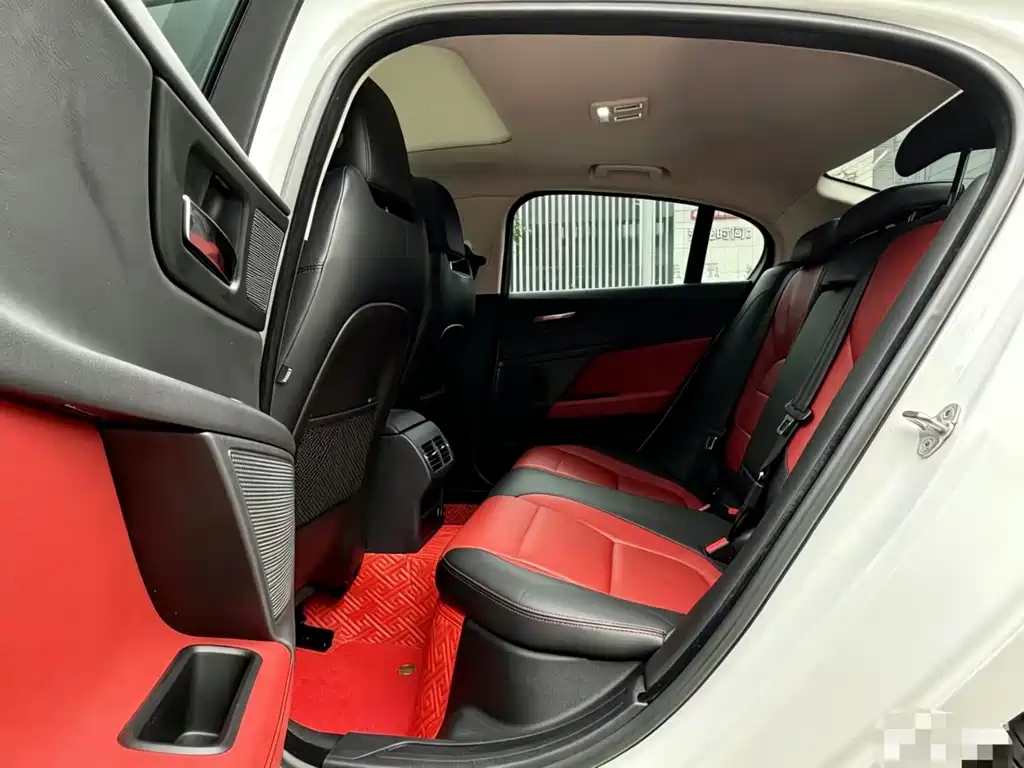 Jaguar XE 2.0 T 200 PS R-Sport