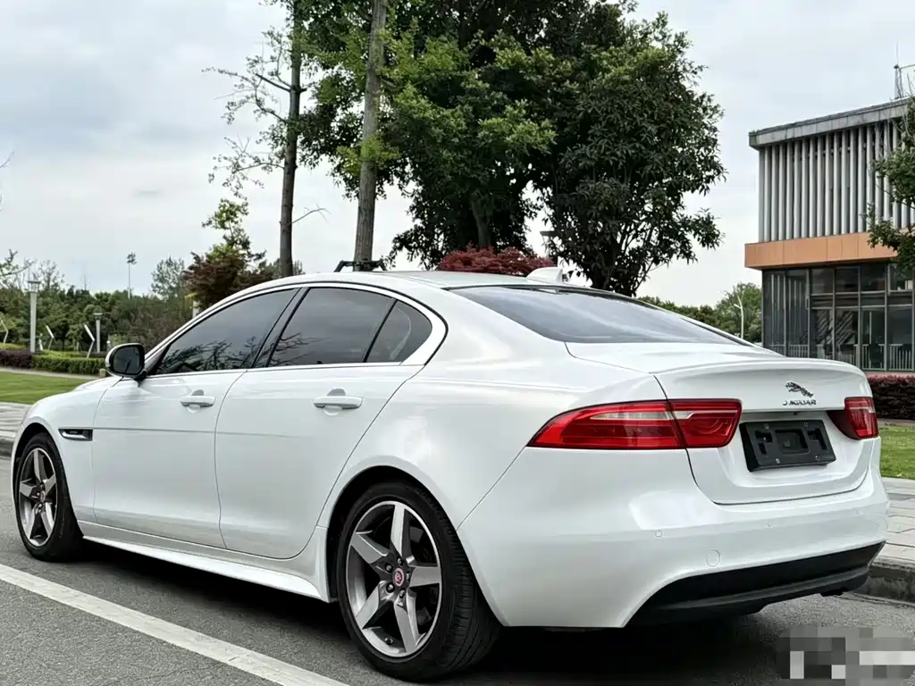 Jaguar XE 2.0 T 200 PS R-Sport