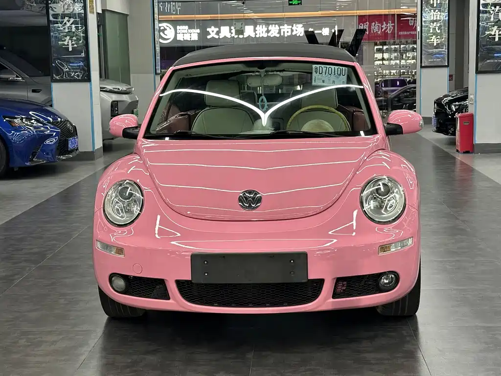 Beetle 2.0 BlackOrange Convertible Luxury