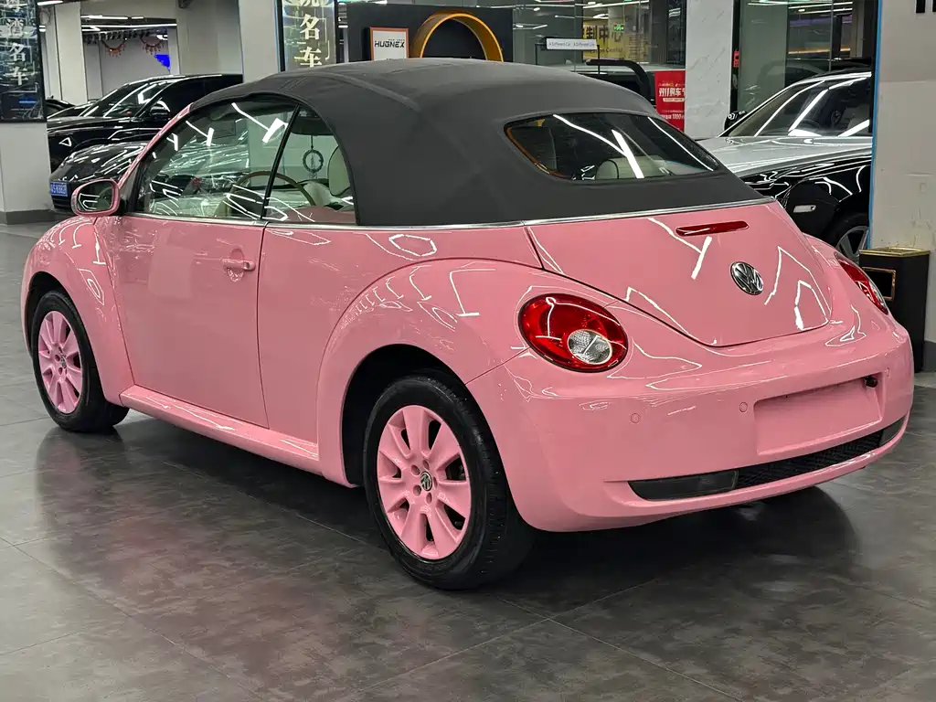 Beetle 2.0 BlackOrange Convertible Luxury
