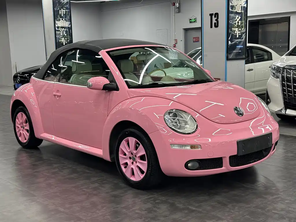 Beetle 2.0 BlackOrange Convertible Luxury