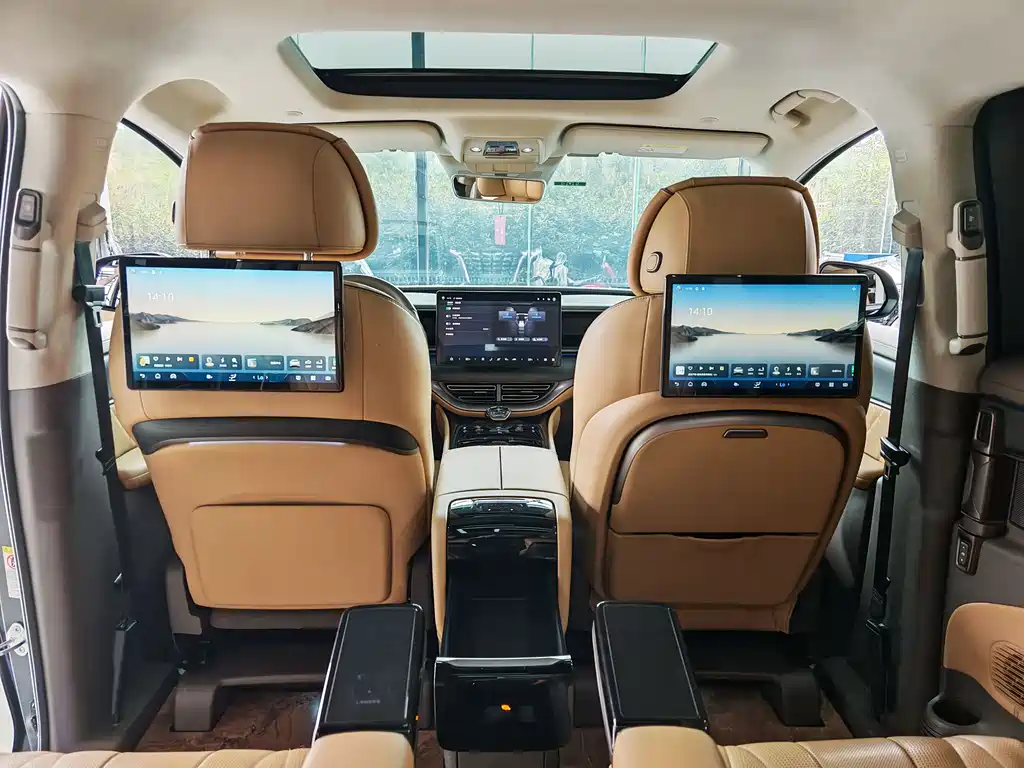 Denza D9 DM-i 970 4 WD Flagship