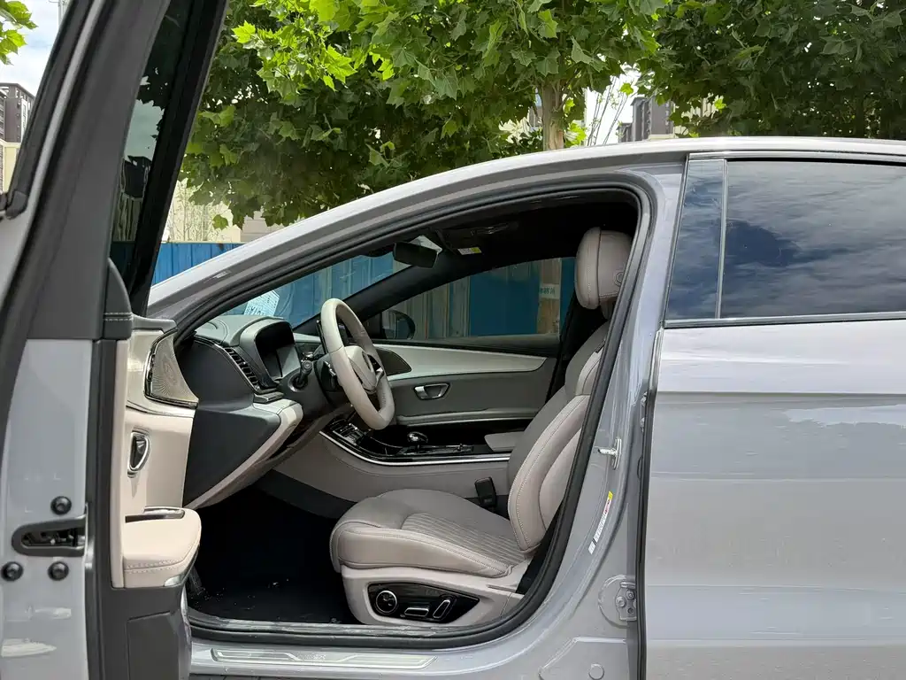 Han DM-i Smart Drive 125 KM Elite