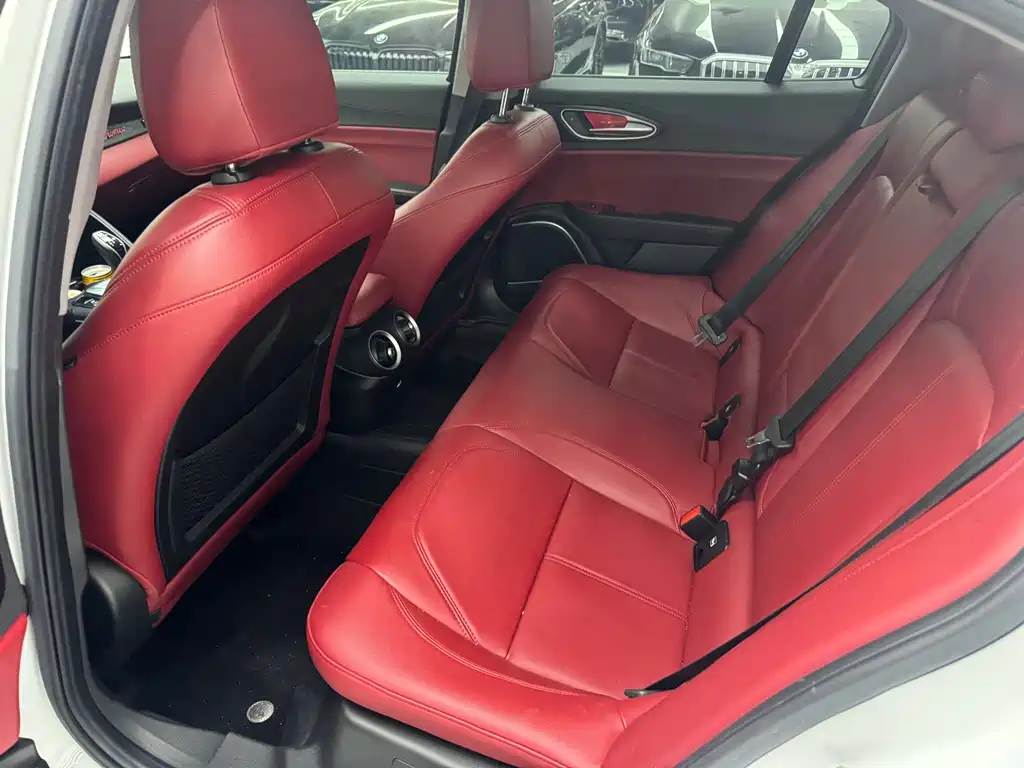 Giulia 2.0 T 280 HP Luxury
