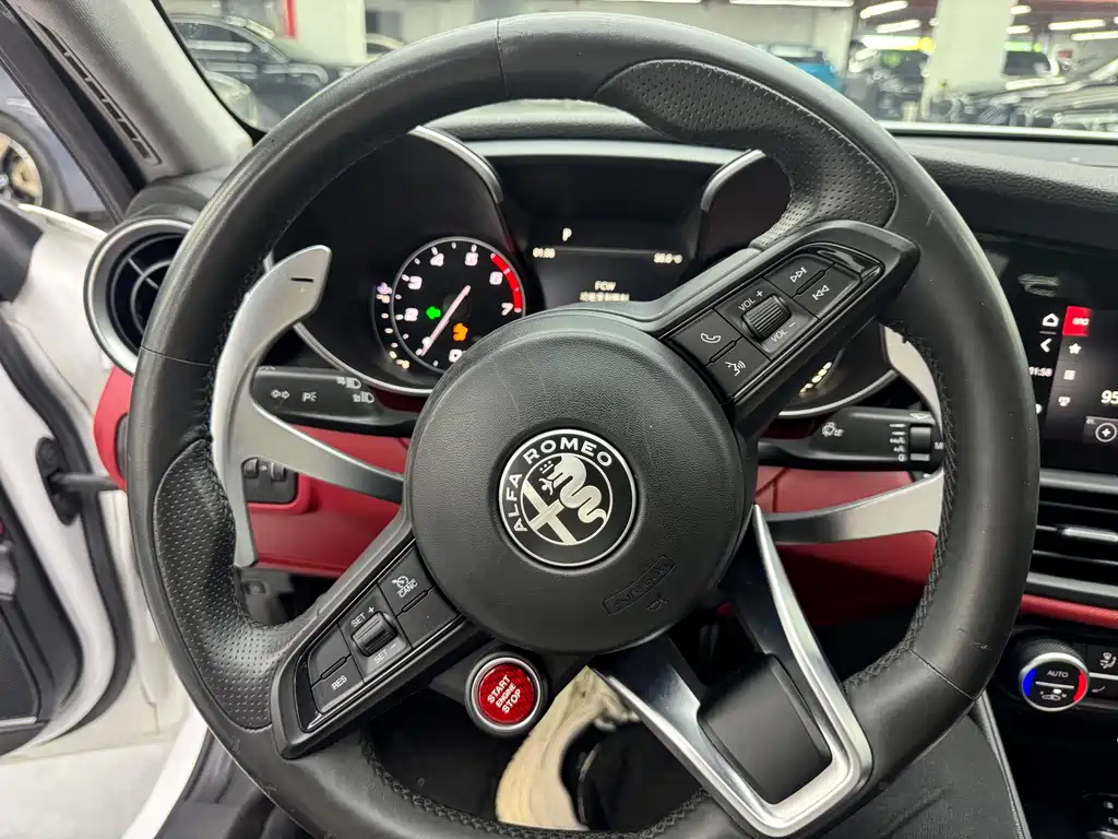 Giulia 2.0 T 280 HP Luxury