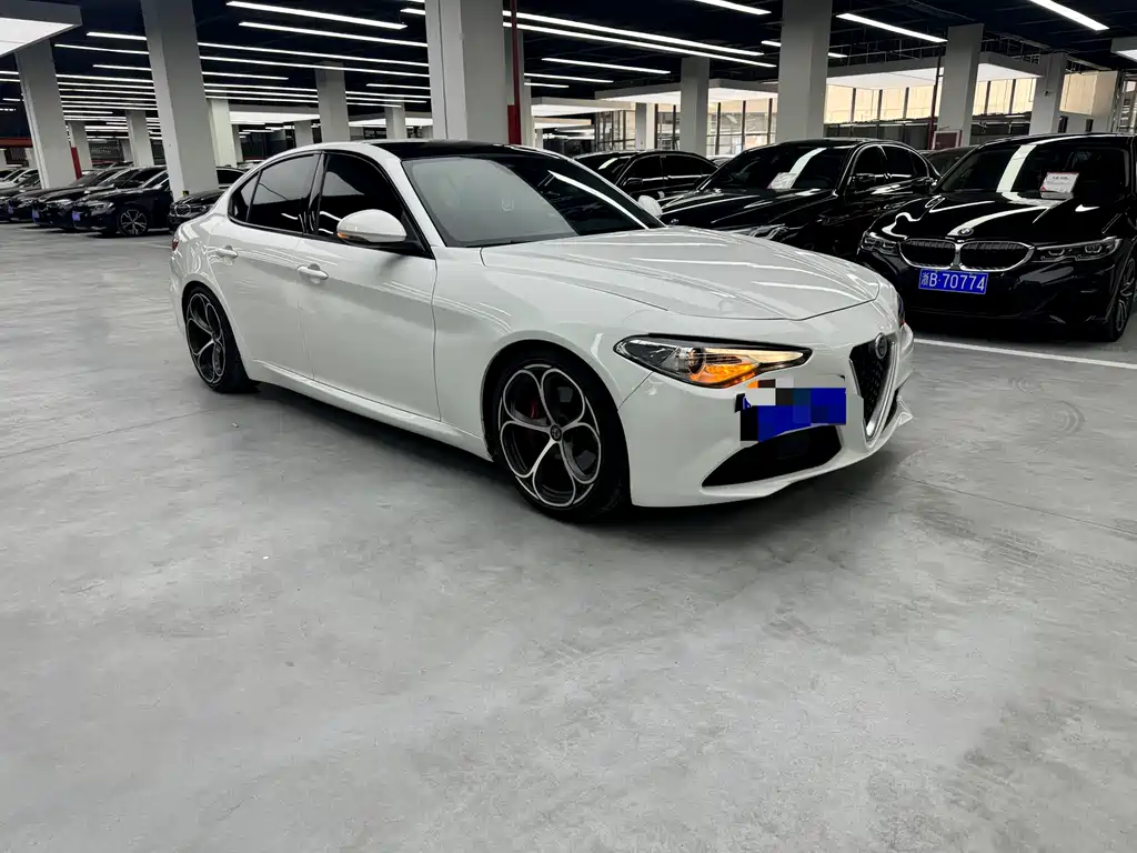 Giulia 2.0 T 280 HP Luxury