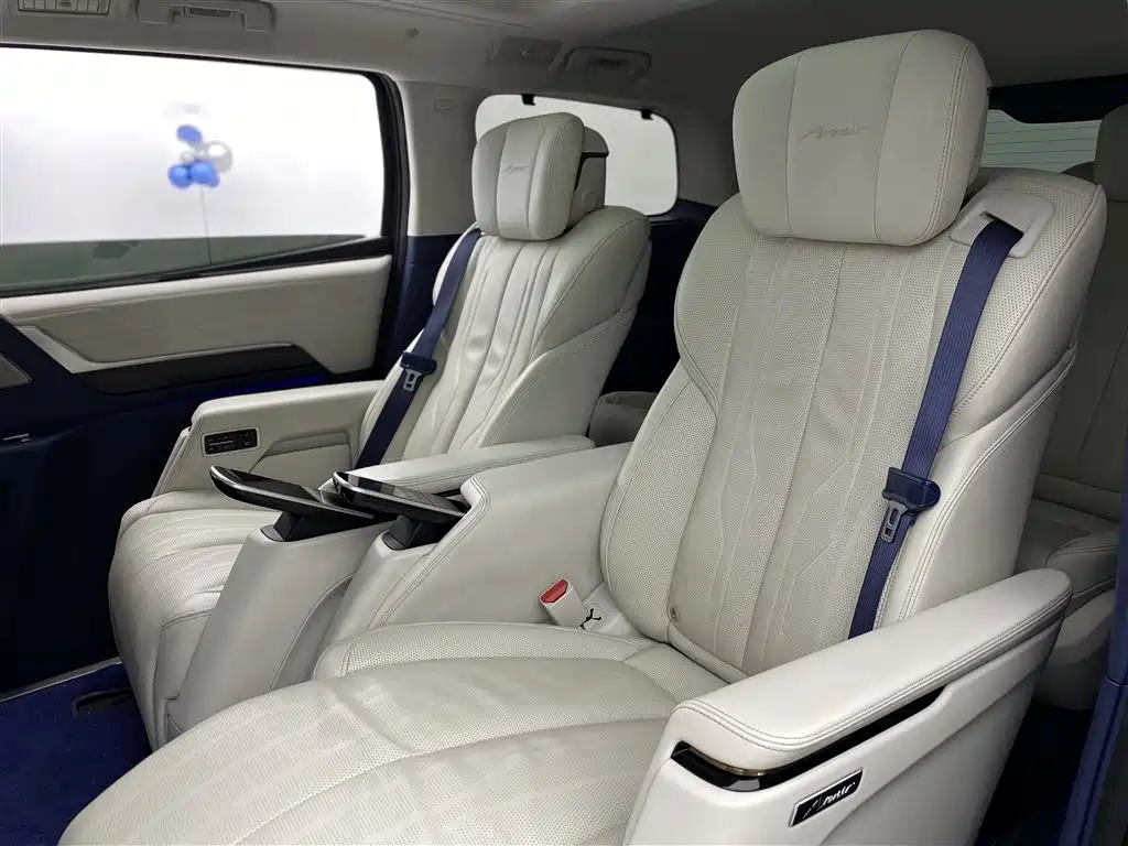Century 2.0 T 6-seat Heritage