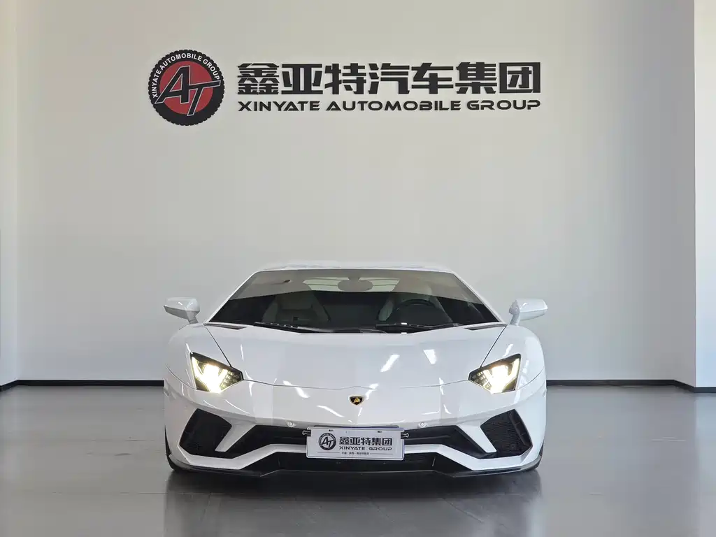 Aventador LP 700-4