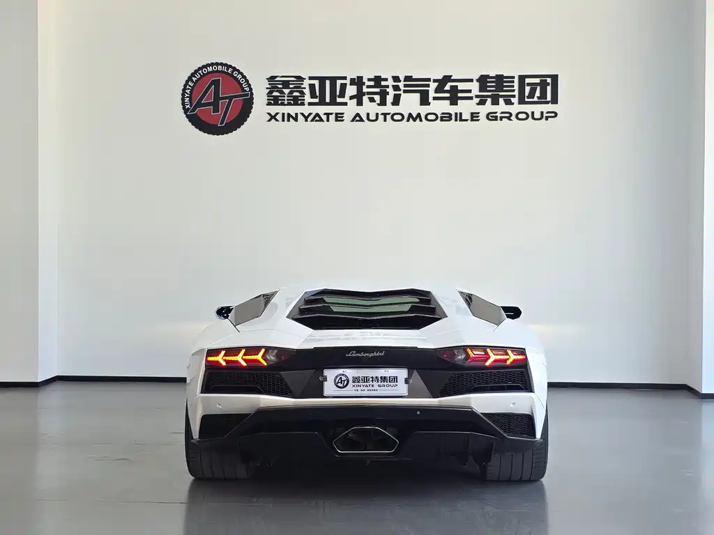 Aventador LP 700-4