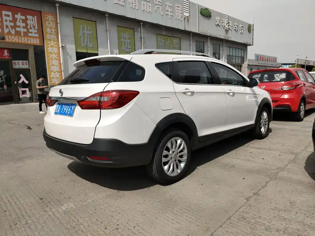 Dongfeng Fengshen AX3 东风风神AX3 2017款 领先版 1.5 L 手动尚酷型