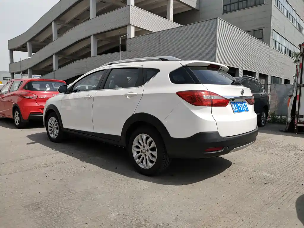 Dongfeng Fengshen AX3 东风风神AX3 2017款 领先版 1.5 L 手动尚酷型