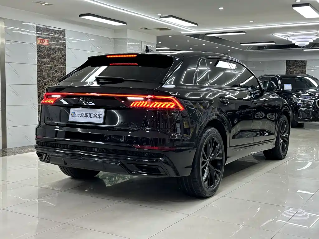 Audi Q8 55 TFSI Luxury Dynamic