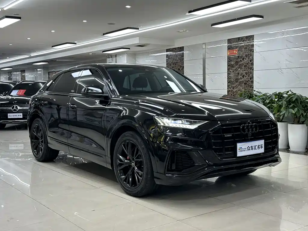 Audi Q8 55 TFSI Luxury Dynamic