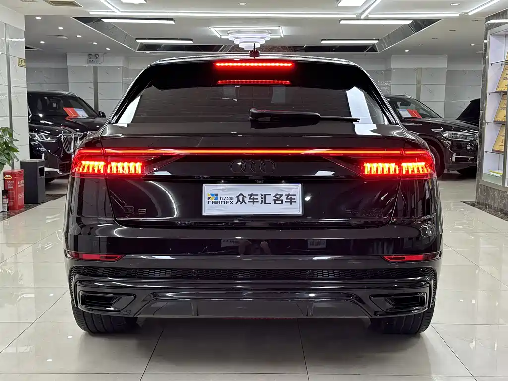 Audi Q8 55 TFSI Luxury Dynamic
