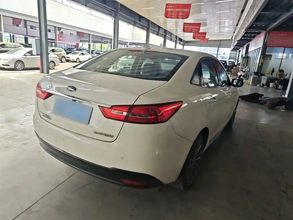 Escort 福睿斯 2019款 改款 1.5 L 自动臻享型 国VI