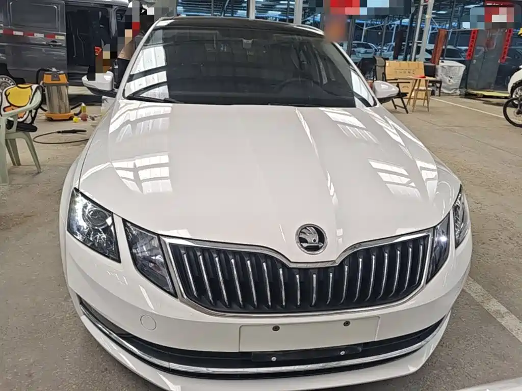 Octavia 1.5 L Auto Smart Travel Luxury CN-VI