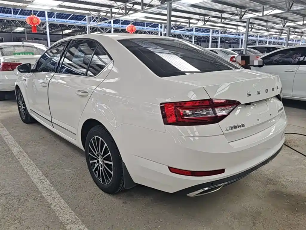 Octavia 1.5 L Auto Smart Travel Luxury CN-VI