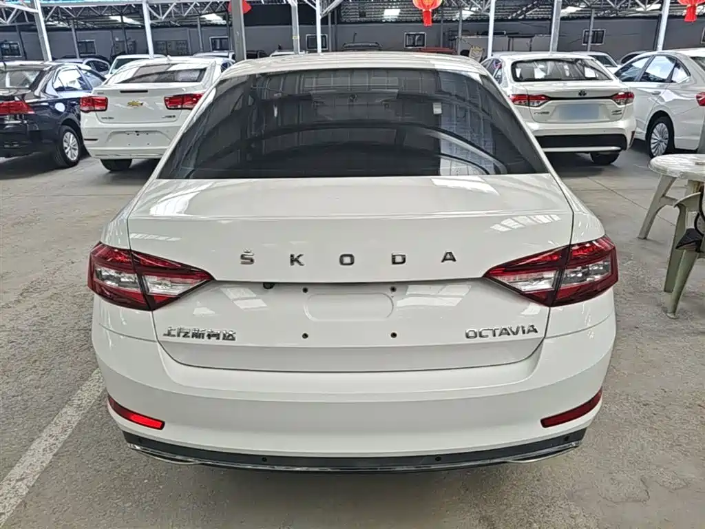 Octavia 1.5 L Auto Smart Travel Luxury CN-VI