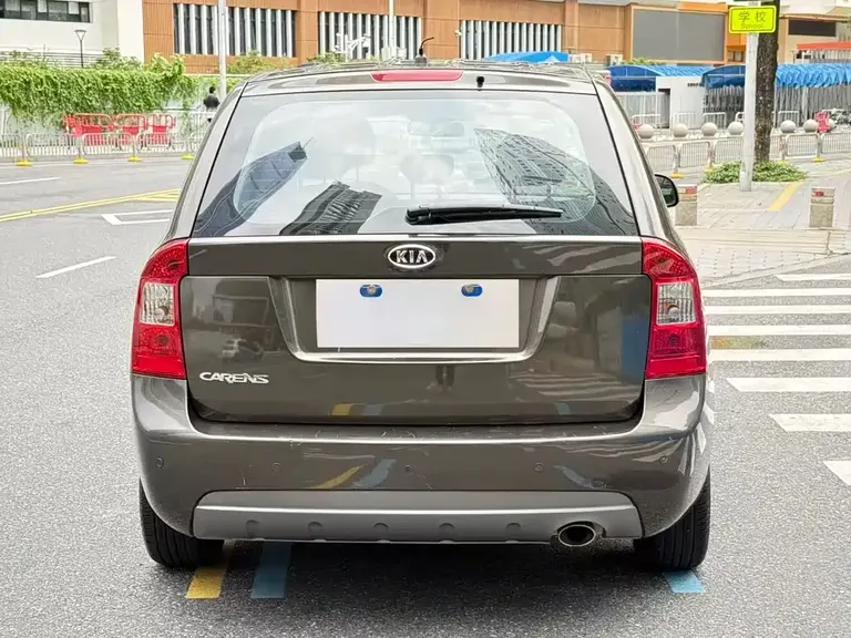 Kia Carens 佳乐 2011款 1.6 L 5座自动舒适版