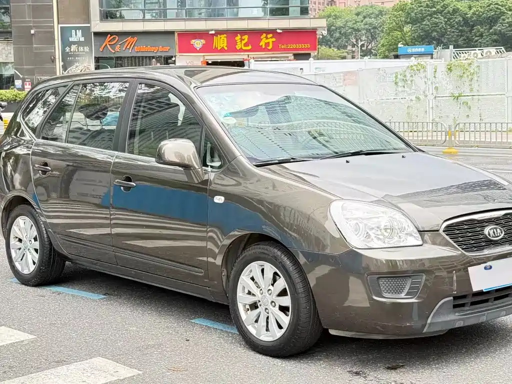 Carens 佳乐 2011款 1.6 L 5座自动舒适版